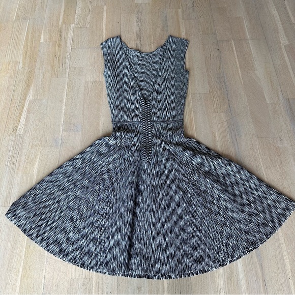 Issa London Low Back Dress - Picture 3 of 6